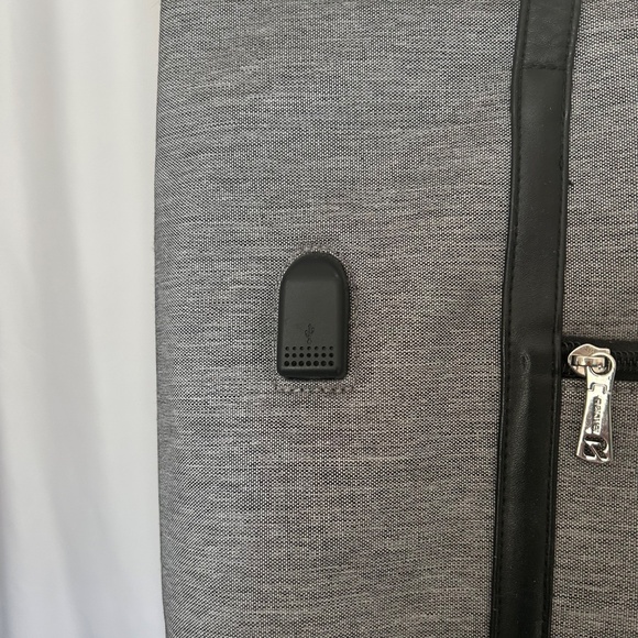 GRAY RELAVEL LAPTOP BAG WITH DETACHABLE ZIPPERED POUCH - Picture 2 of 6